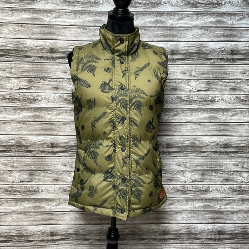Kavu Olive Green Bird and Forest Print Puffer Vest Size Medium